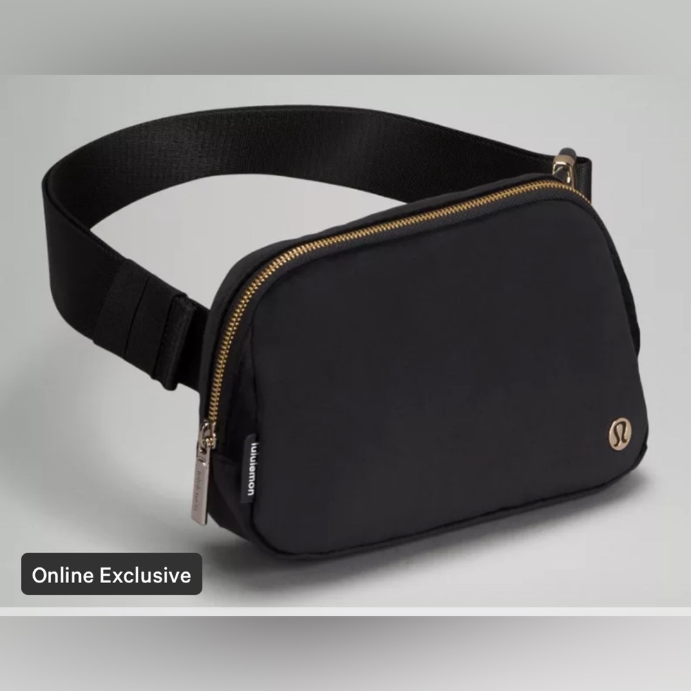 LULULEMON BLACK VELOUR EVERYWHERE BELT BAG WITH GOLD ACCENT ADJUSTABLE STRAP